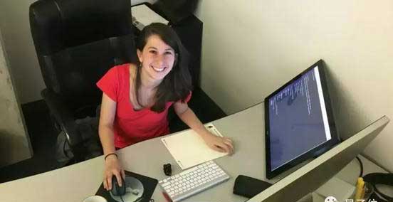 MIT美女博士研究算法，半吨硬盘数据“拼”出黑洞照片！